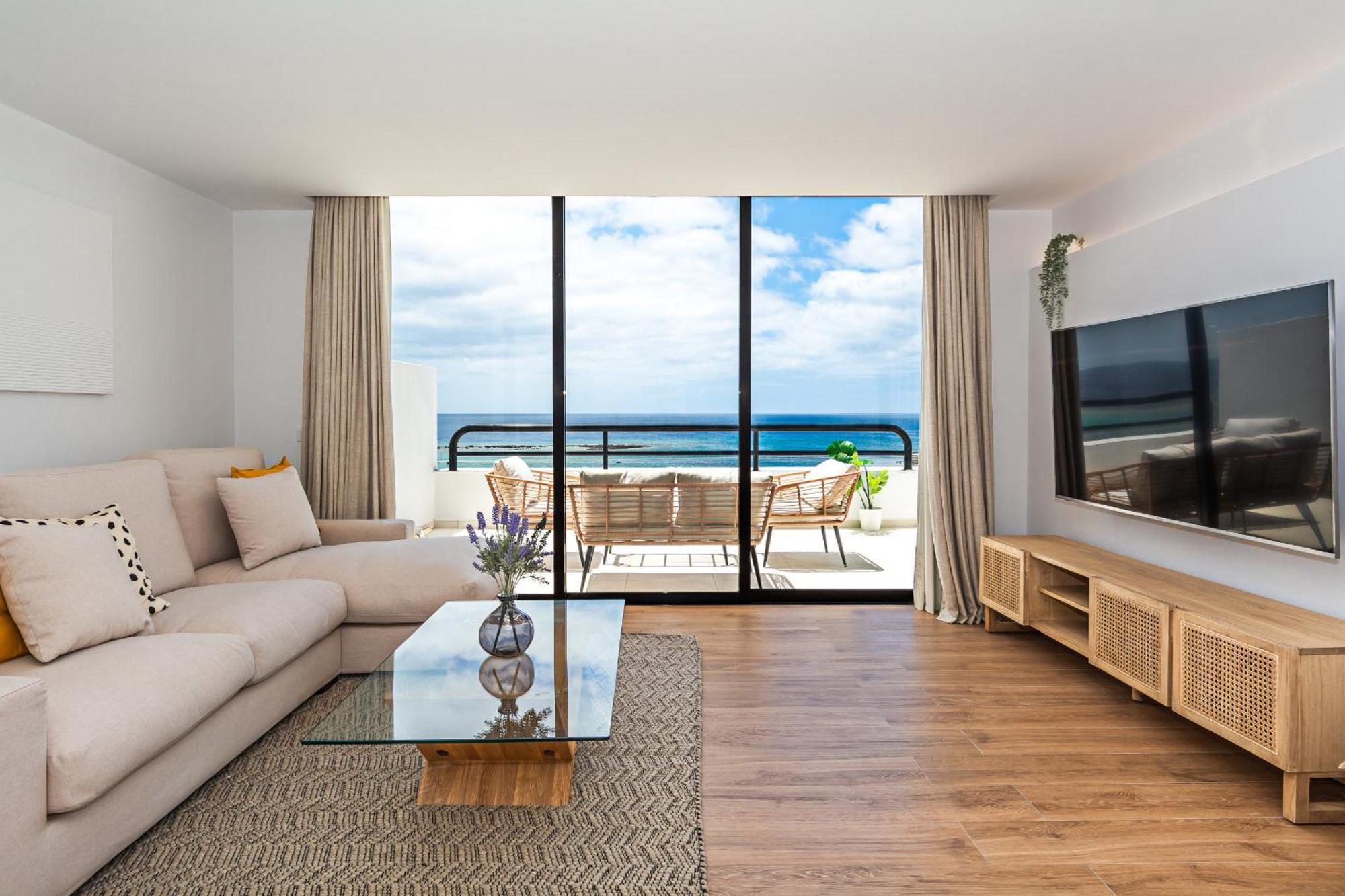 Luxury Ocean Views 2br House - Private Parking Апартаменты Арресифе